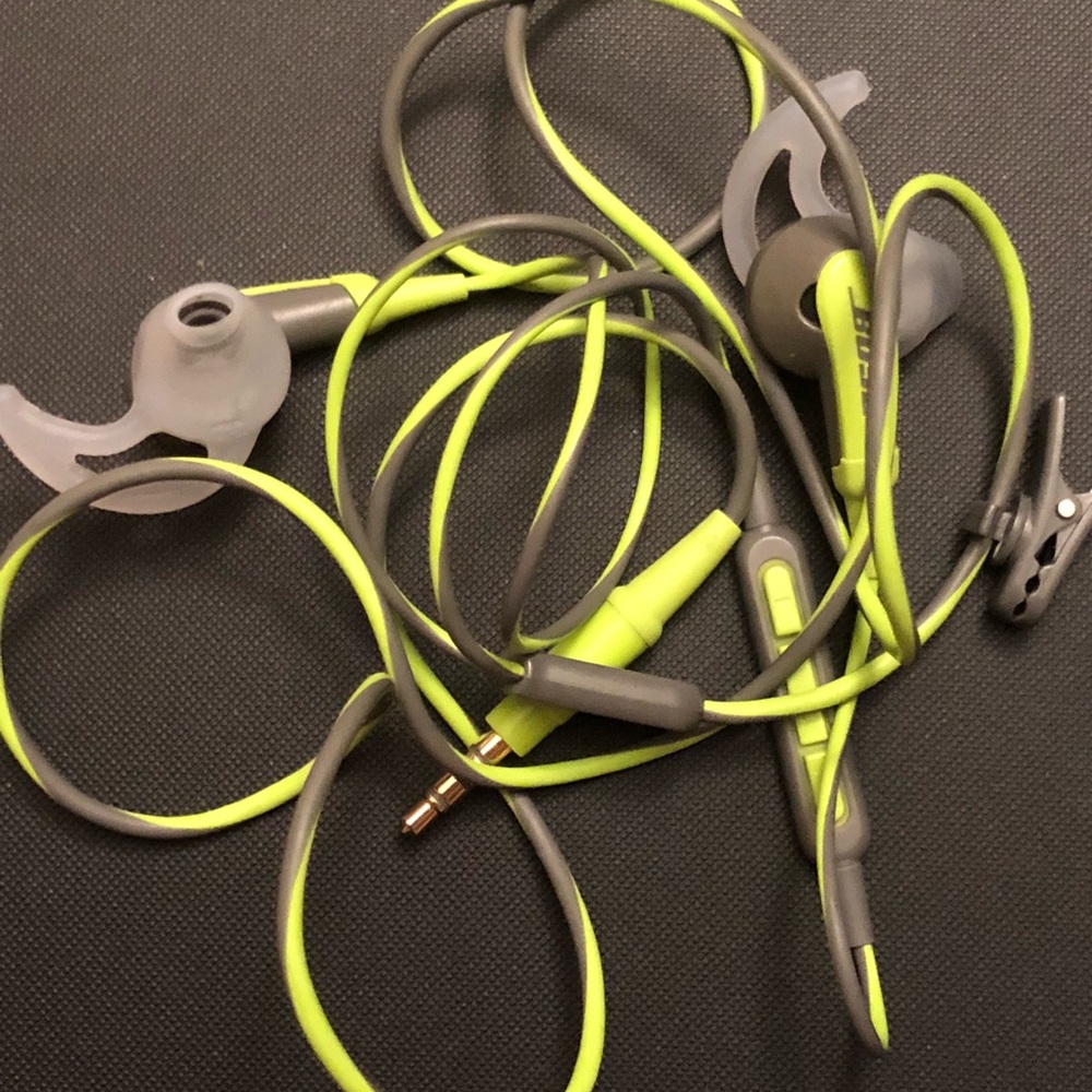 Bose earphone